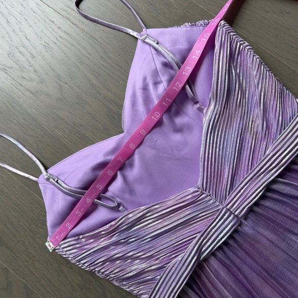 Ieena for Mac Duggal Purple Metallic Iridescent Maxi Dress Gown Pleated V-neck 6 - Picture 8 of 11